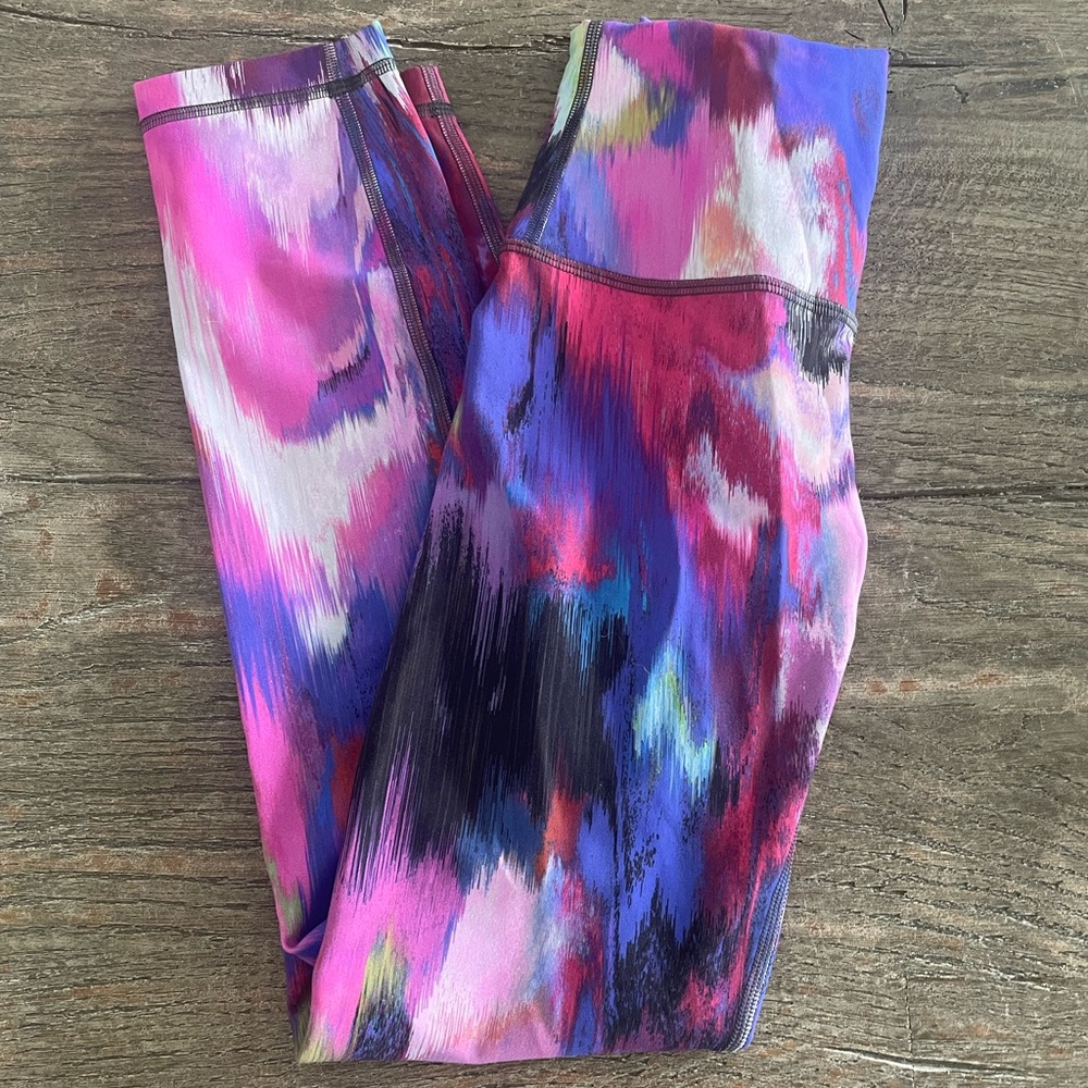 Lululemon high rise, cropped wunder under train leggings, size 2